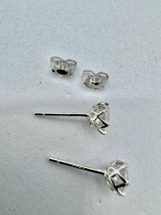 Сребърни обеци с мойсанит (Диамант) 0.5 карата