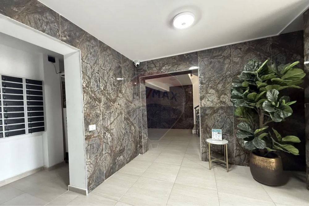 Garsoniera de inchiriat bloc nou