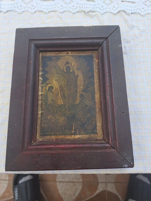 Icoană veche în ramă de lemn
