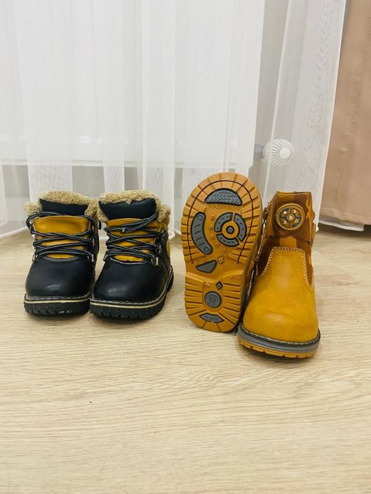 Продам детскую обувь