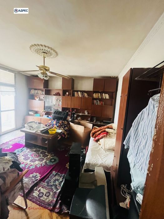 Продава се Тристаен апартамент в Плевен, Сторгозия - 100 кв.м за 561 €/кв.м - Снимка #1