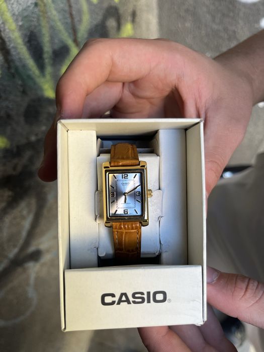 Часовник casio quartz