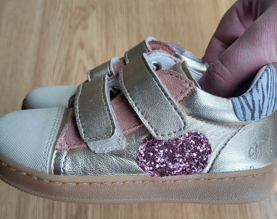 Нови  детски обувки на Click