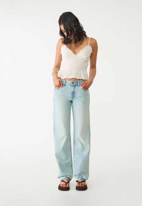 Дамски дънки Stradivarius в baby blue - нови с етикет!