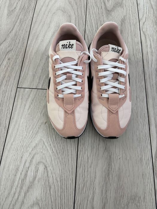 Дамски Маратонки Nike Air Max Pre-Day