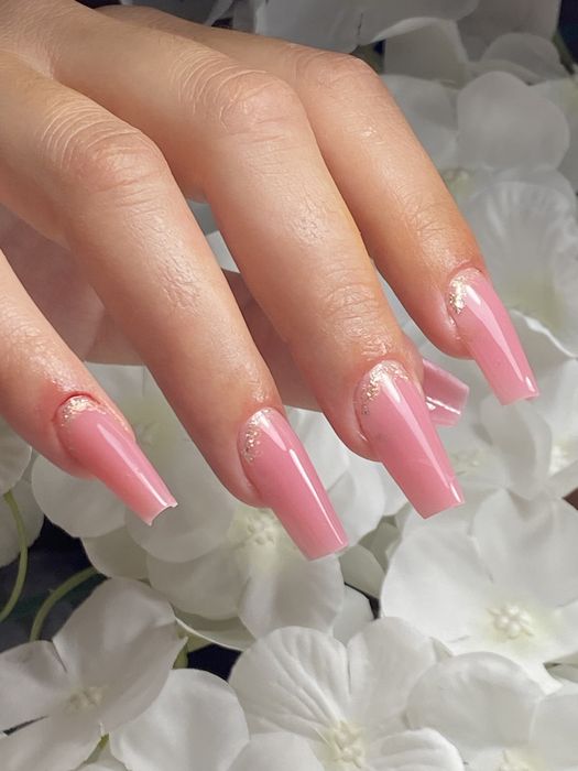 Unghii cu gel/semipermanenta…Ofer garantia lucrului bine facut !