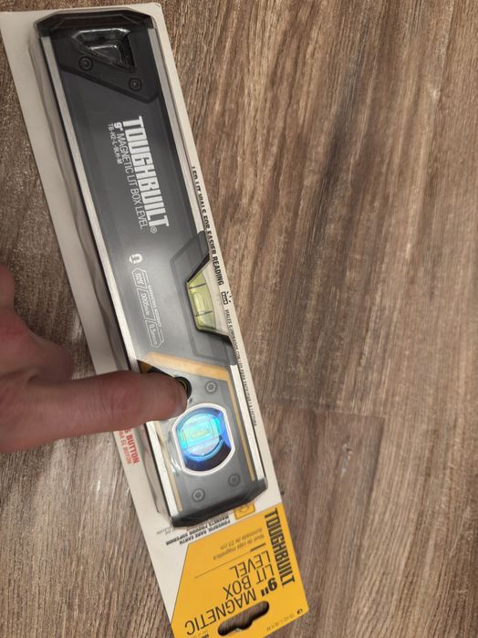 Уровень tough built 9 in magnetic lit box level