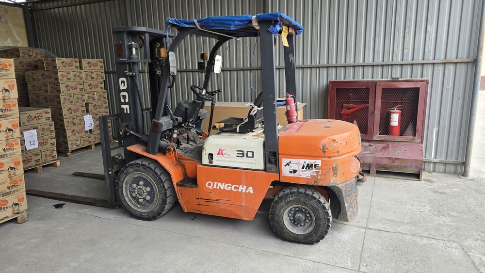 Вилочный погрузчик кара б/у 3 тн сотилади