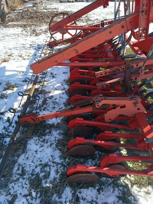 Semănătoare păioase pe discuri