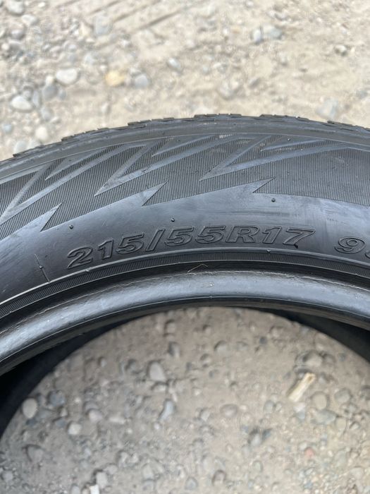 Продам резину пару размер 215/55/17