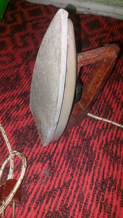 Утюг Советский.Состояние рабочий.