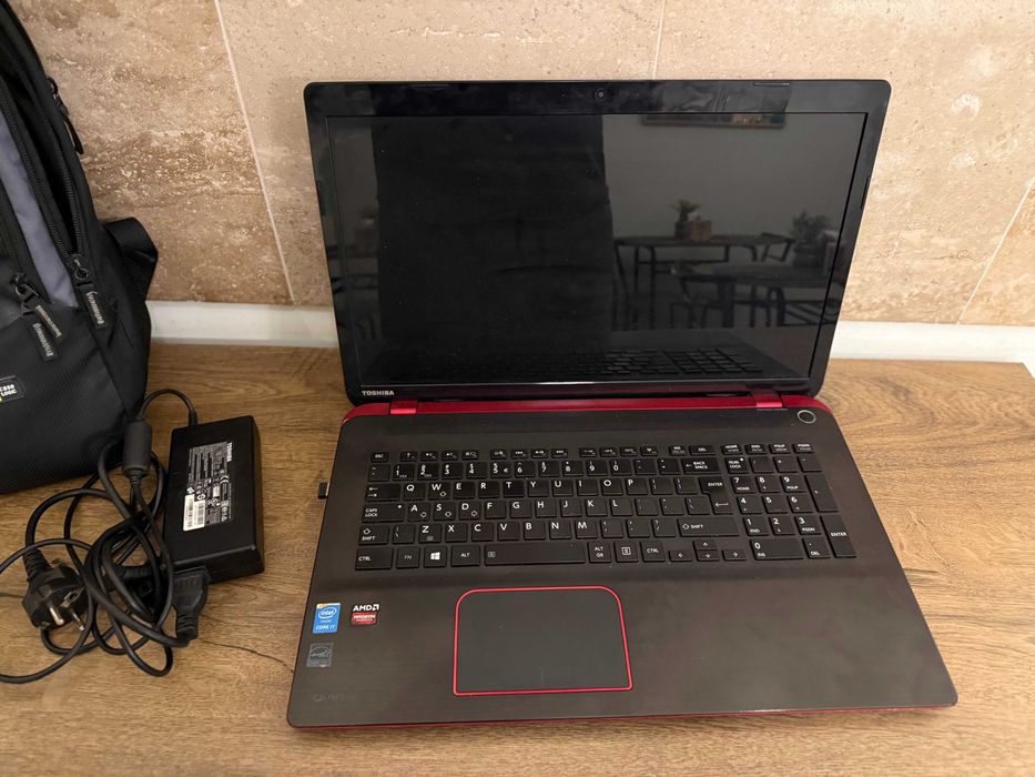 Laptop Toshiba Satellite Qosmio X70-B-102 cu procesor Intel® Core™ i7