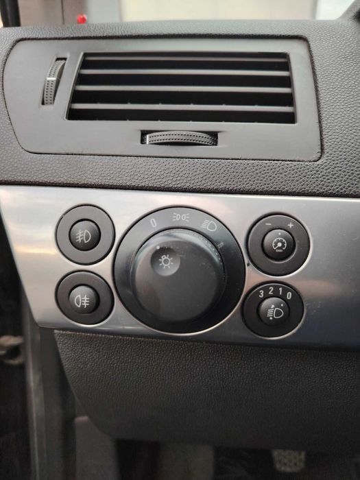На части Opel Astra H / Астра Х GTC 1.7cdti 2007 Z17DTH