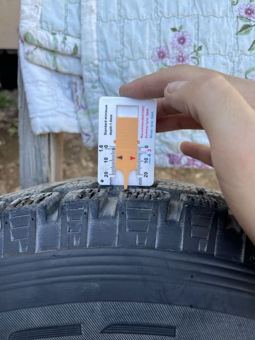 Продам диски с шиной Maxxis R15