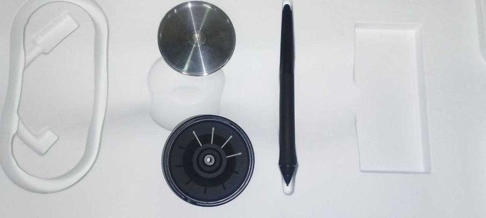 Графический планшет Wacom Intuos Pro Large PTH-860 размер A4