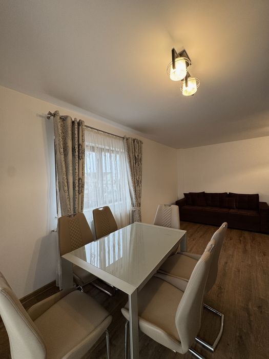 Închiriez apartament