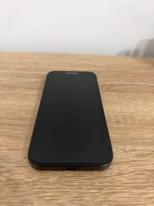 Vand iphone 15 pro impecabil