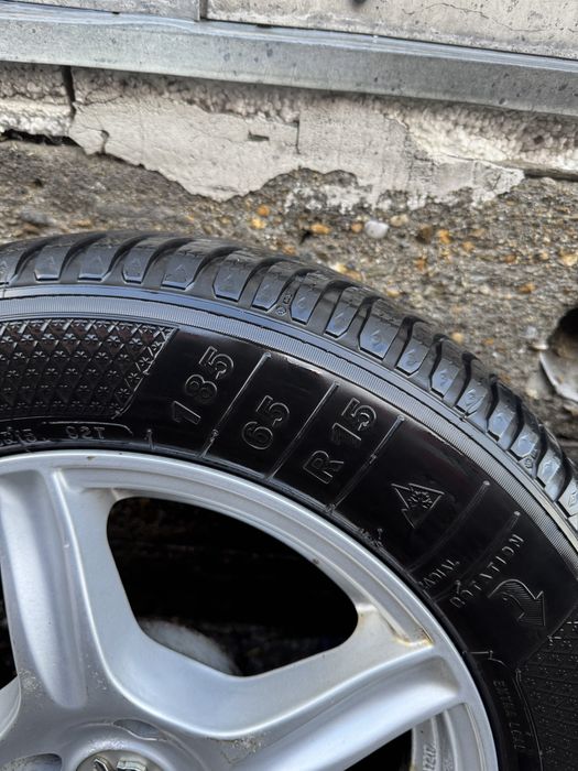 Jante gama Peugeot 185/65/15 cu anvelope de iarna