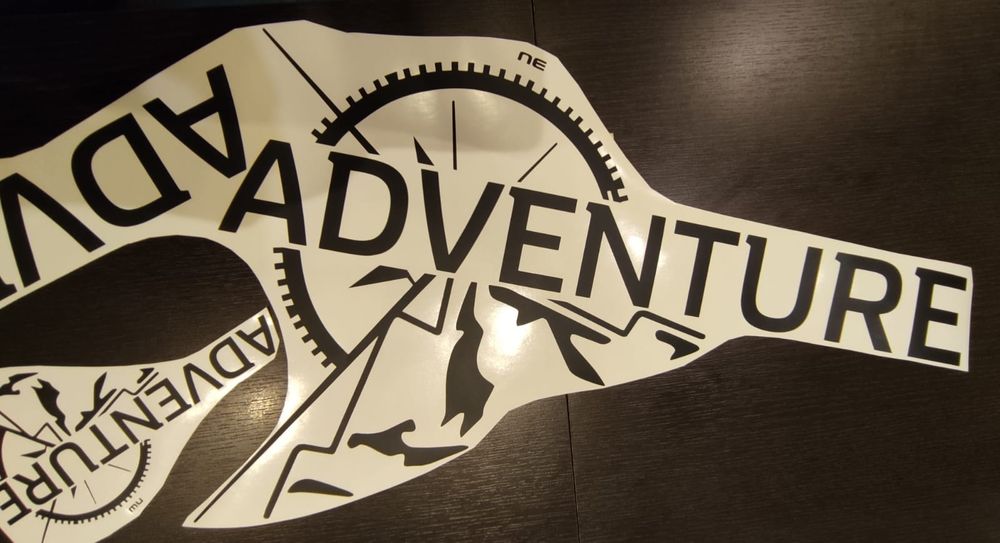 Set stickere laterale aripa spate Duster Adventure