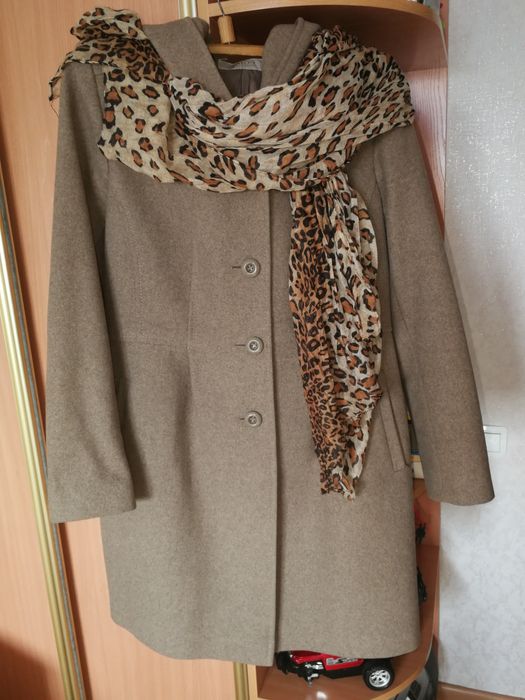 Продам демисезонное пальто