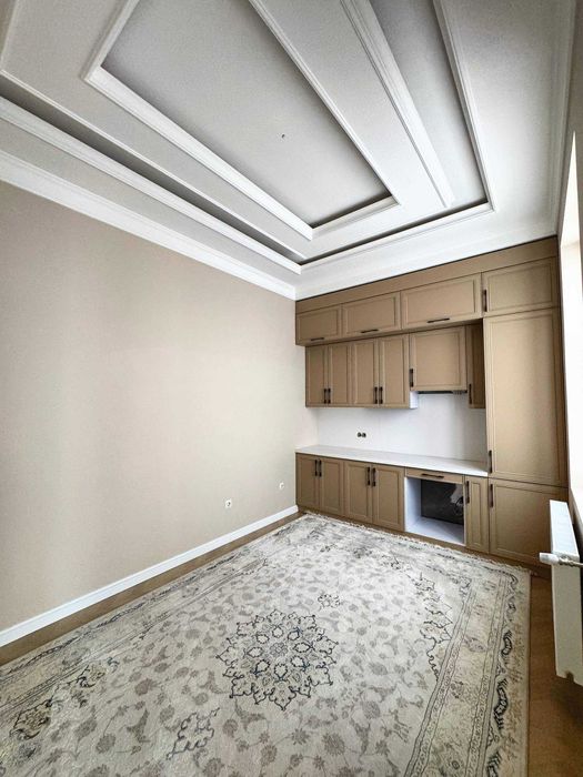 Шошилинч 4 та  Коттедж сотилади Таунхаус 5 хонали Ипакчилик лимон мах