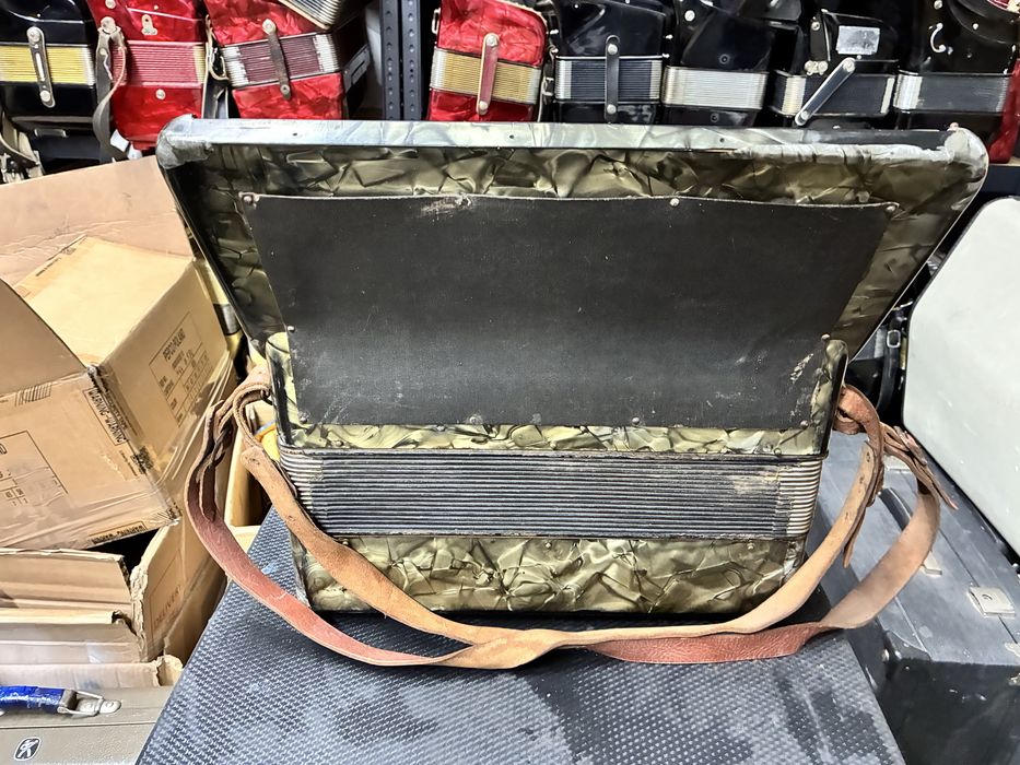 Acordeon Hohner Tango 2 cu 80 basi clapa lunga