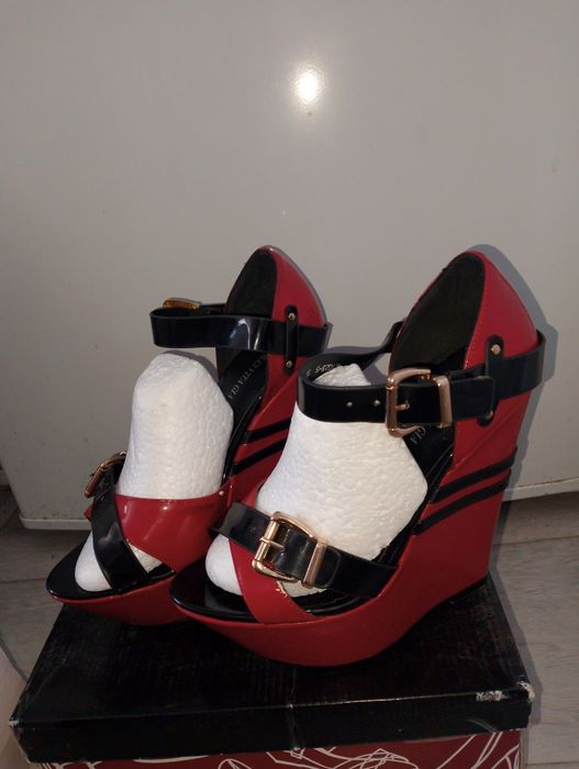 Босоножки, р. 39-40