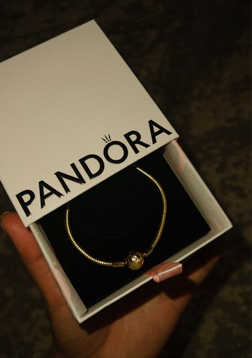 Срочно продам браслет Pandora