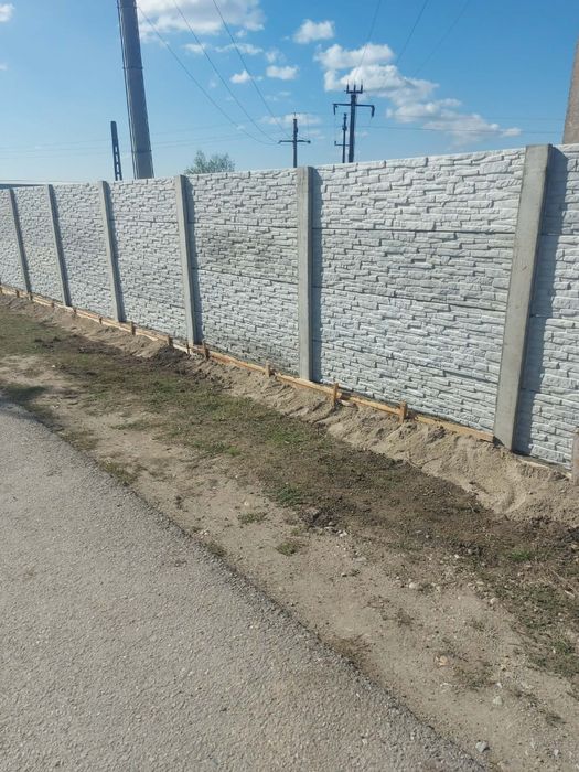 Vând gard de beton armat