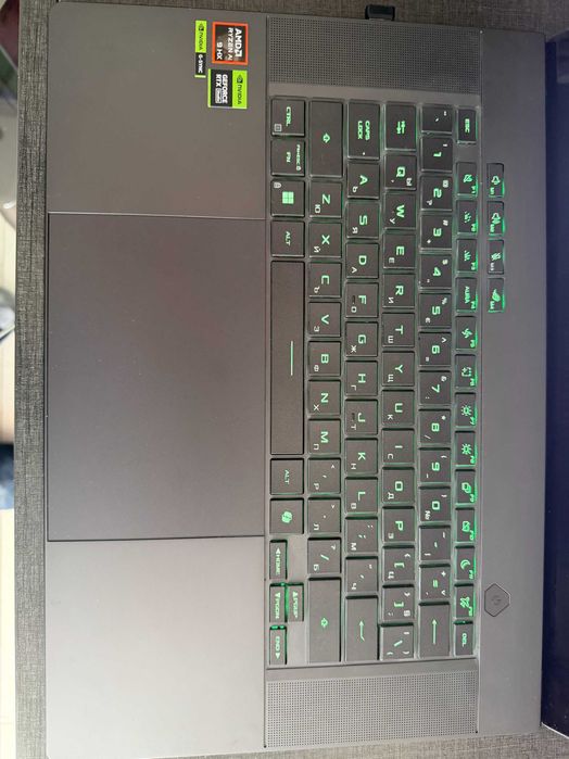 ASUS ROG Zephyrus G16 Ryzen AI 9 HX 370