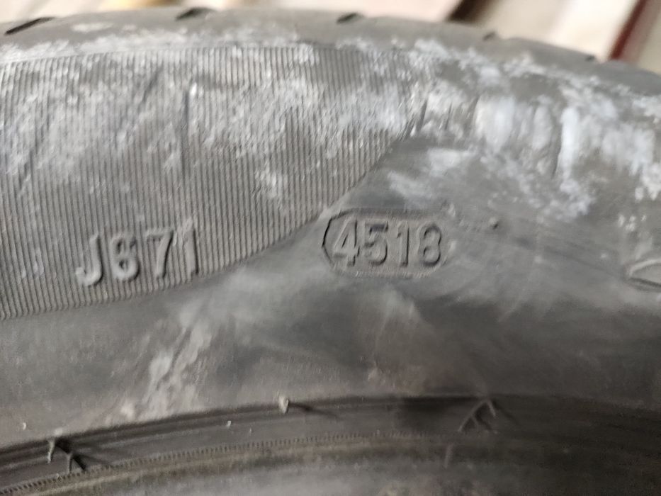 205/60R16; 235/50R18; 245/50R18; 235/50R19