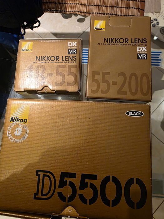 Camera foto Nikon D5500 cutie desigilata cu 2obiective 18-55 si 55-200