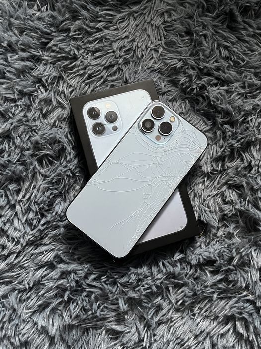 Продам iPhone 13 Pro Max 256 ГБ
