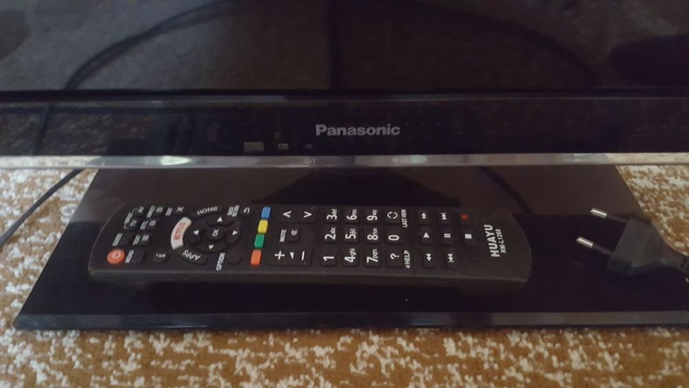 Televizor sotiladi: Panasonic