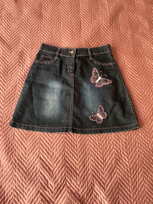 Дънкова пола с пеперуди