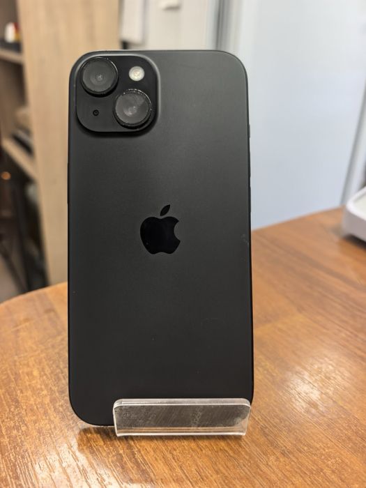 iPhone 15 телефон