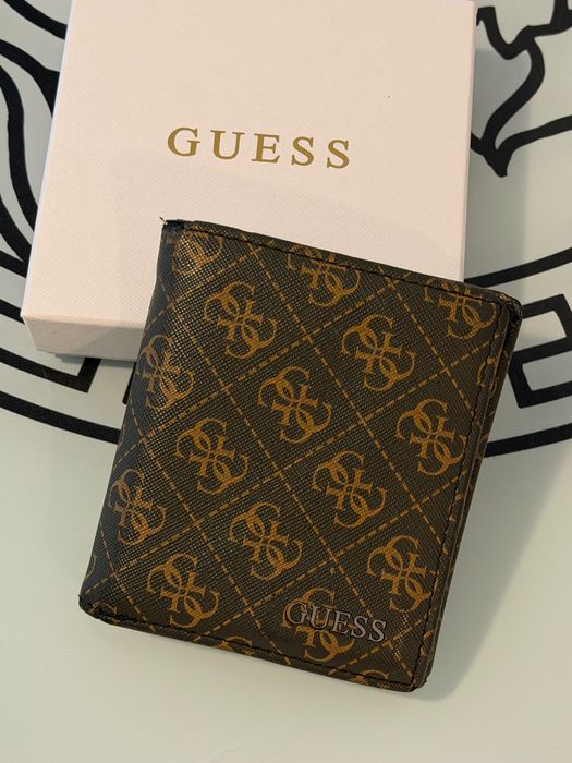 Мъжко портмоне GUESS