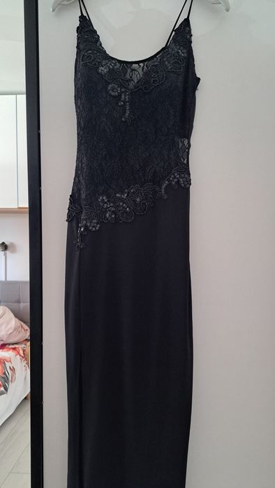 Vand rochie in stare buna