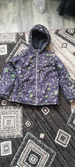 Продам куртку на мальчика