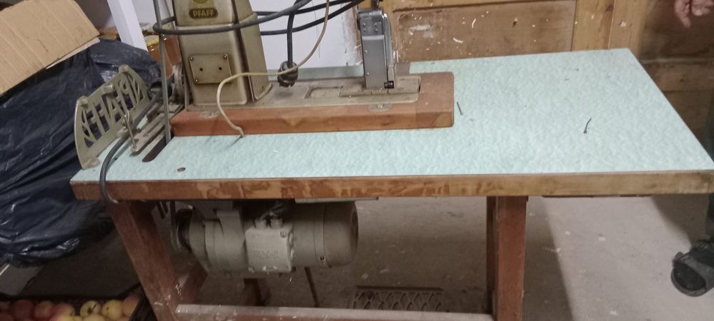 Masina de cusut pantofi industriala