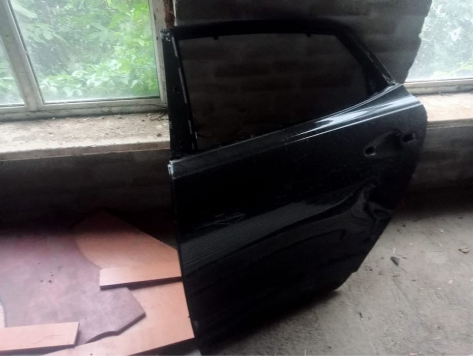 Задний левый дверь kia k7