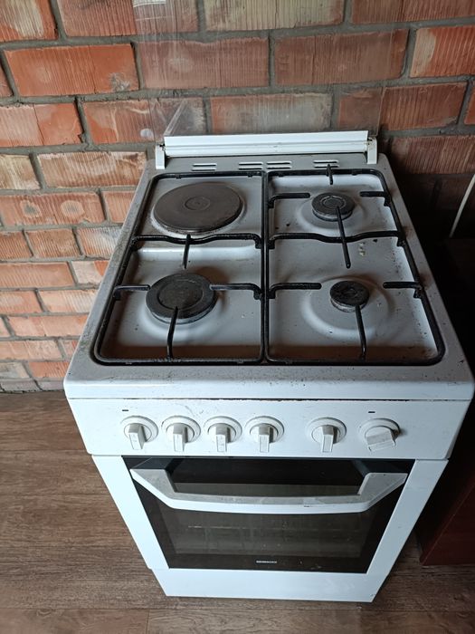 Продам газовую плиту