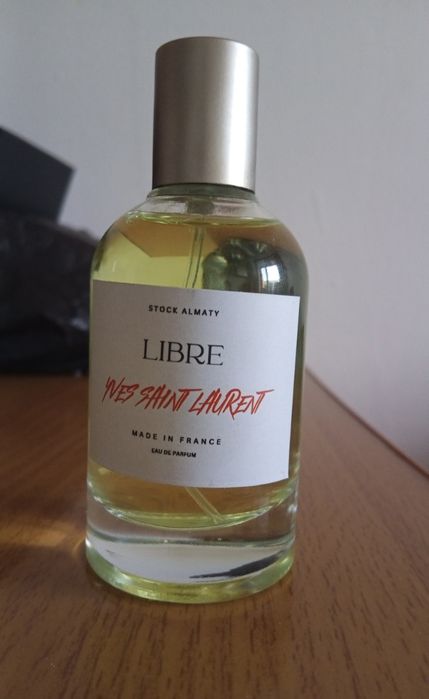 Парфюм новый  с каробкой