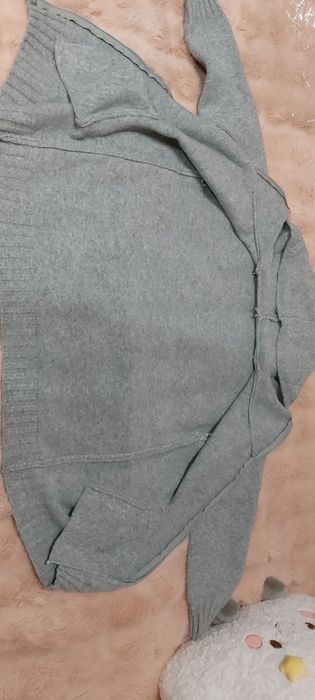 Продам серую  кофту