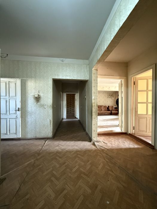 Банковский дом 4 комнатный Эко базар Феруза массив