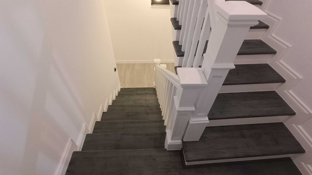 Scara interior din lemn masiv stejar