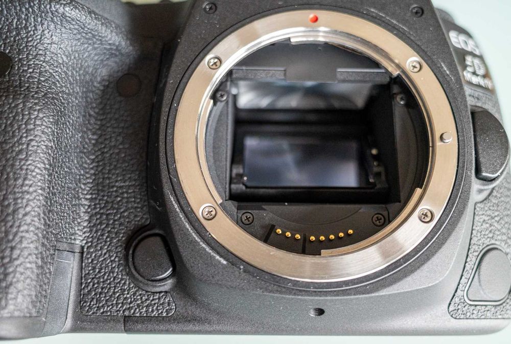 Комплект Canon EOS 5D Mark IV, Canon L и Zeiss обективи + аксесоари