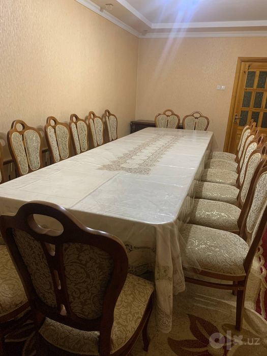 Стол со стульями по 16 человек