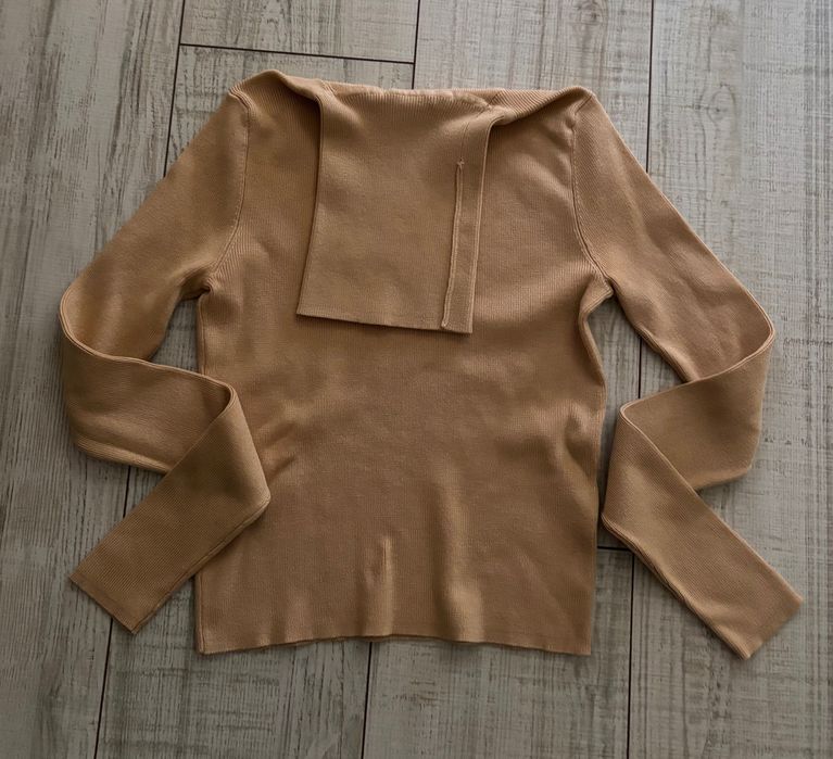 Стилно бежево поло  ZARA