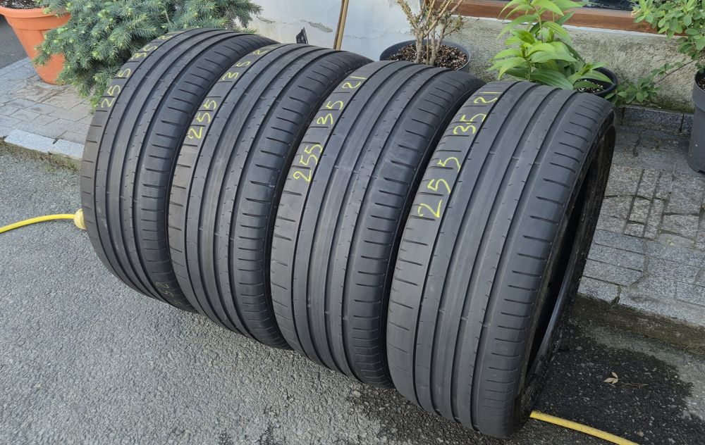 SET Anvelope 255/35/21 Vara Pirelli PZero DOT 2023